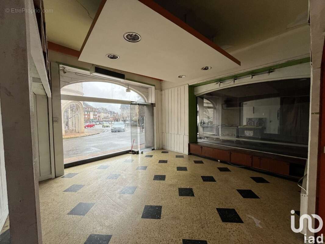 Photo 5 - Commerce à AX-LES-THERMES