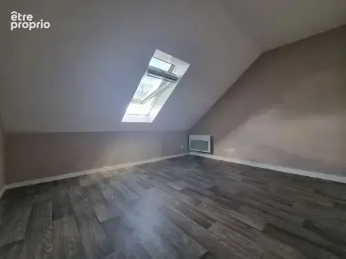 Pavillon sur terrain arboré de 70m² idéalement situé à proximité de la Tangentielle et des commodités - photo 8