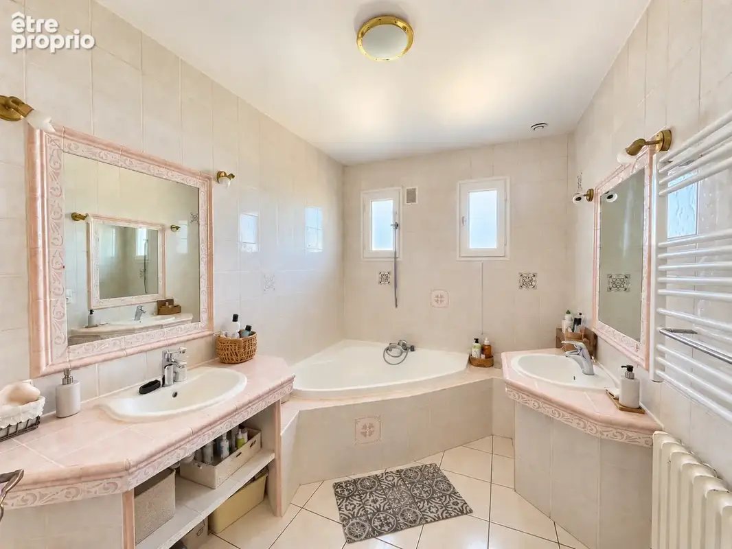 Maison - 220m2 - 8 pièces - photo 8