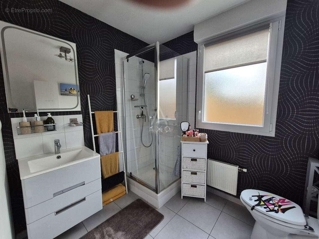 Maison à COLLEVILLE-MONTGOMERY