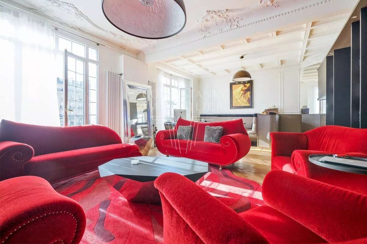 Appartement à NEUILLY-SUR-SEINE