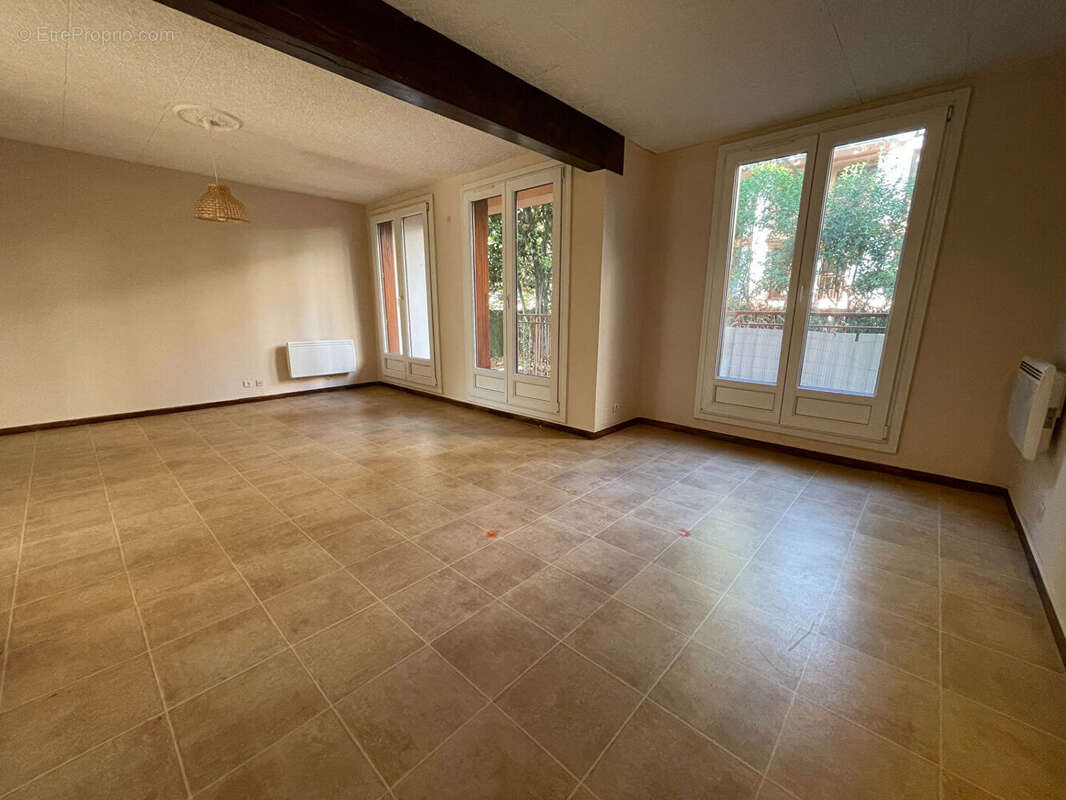 À vendre : Appartement  avec Jardin Cave et Parking 3 pièces à Aix-en-Provence - Les Milles - photo 10