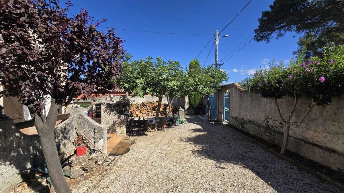 Maison à LE CASTELLET