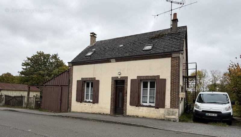 Maison à LA BAZOCHE-GOUET