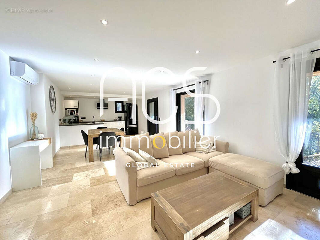 Appartement à MOUGINS