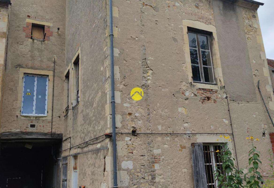 Maison à LA GUERCHE-SUR-L&#039;AUBOIS