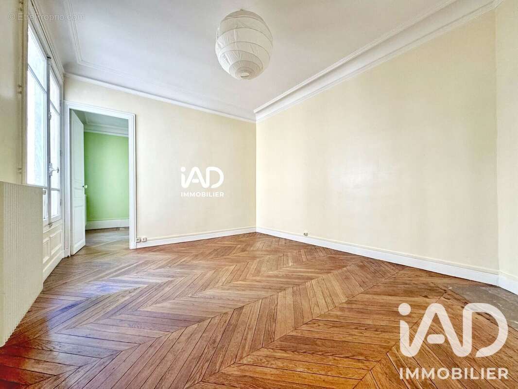 Appartement 76 m² à Paris-10e  - photo 9