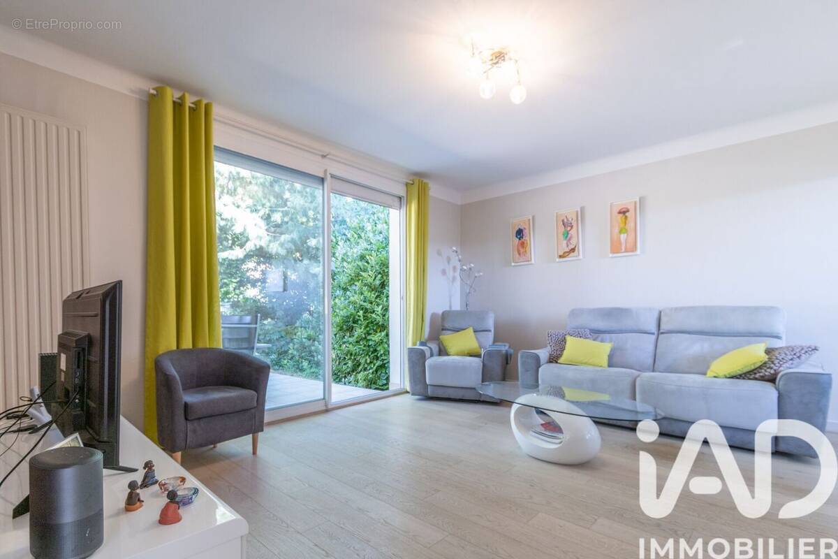 Photo 1 - Maison à CHARBONNIERES-LES-BAINS