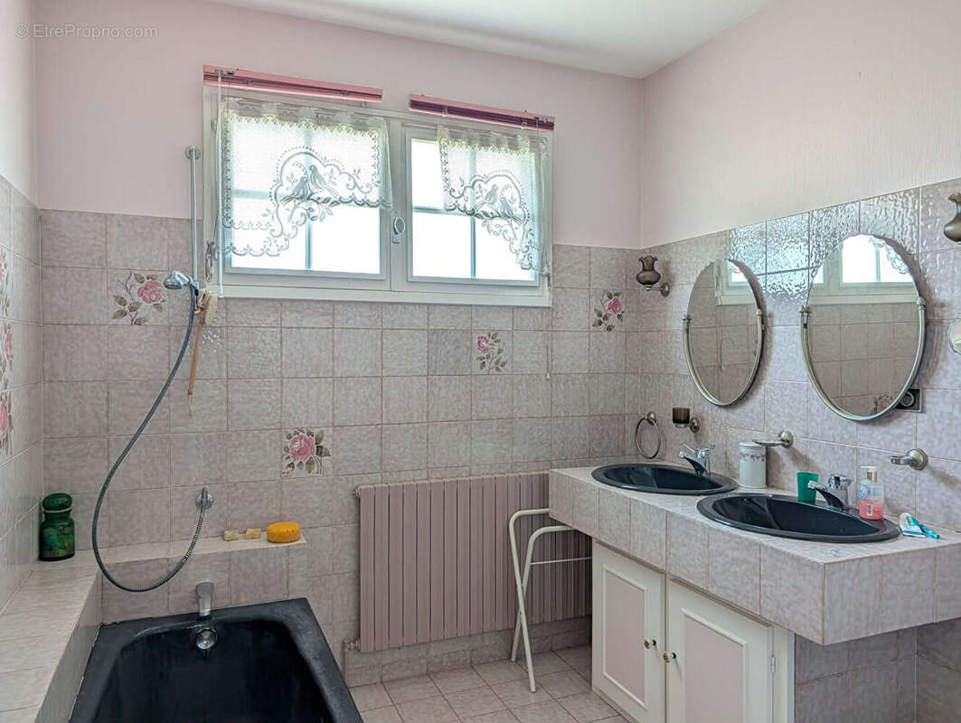 Maison à SAINTE-EANNE