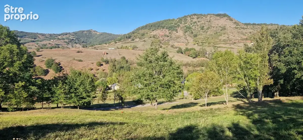 Terrain à MARCILLAC-VALLON
