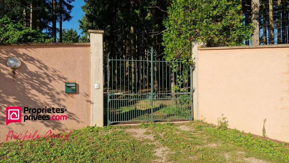 Maison à SAINT-VINCENT-DE-BOISSET