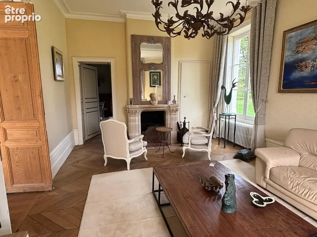 Exceptionnel château XIXème rénové sur 24ha avec piscine - photo 3
