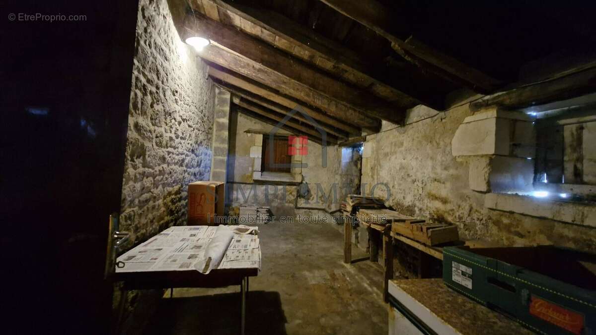 Maison à CHAMPAGNE