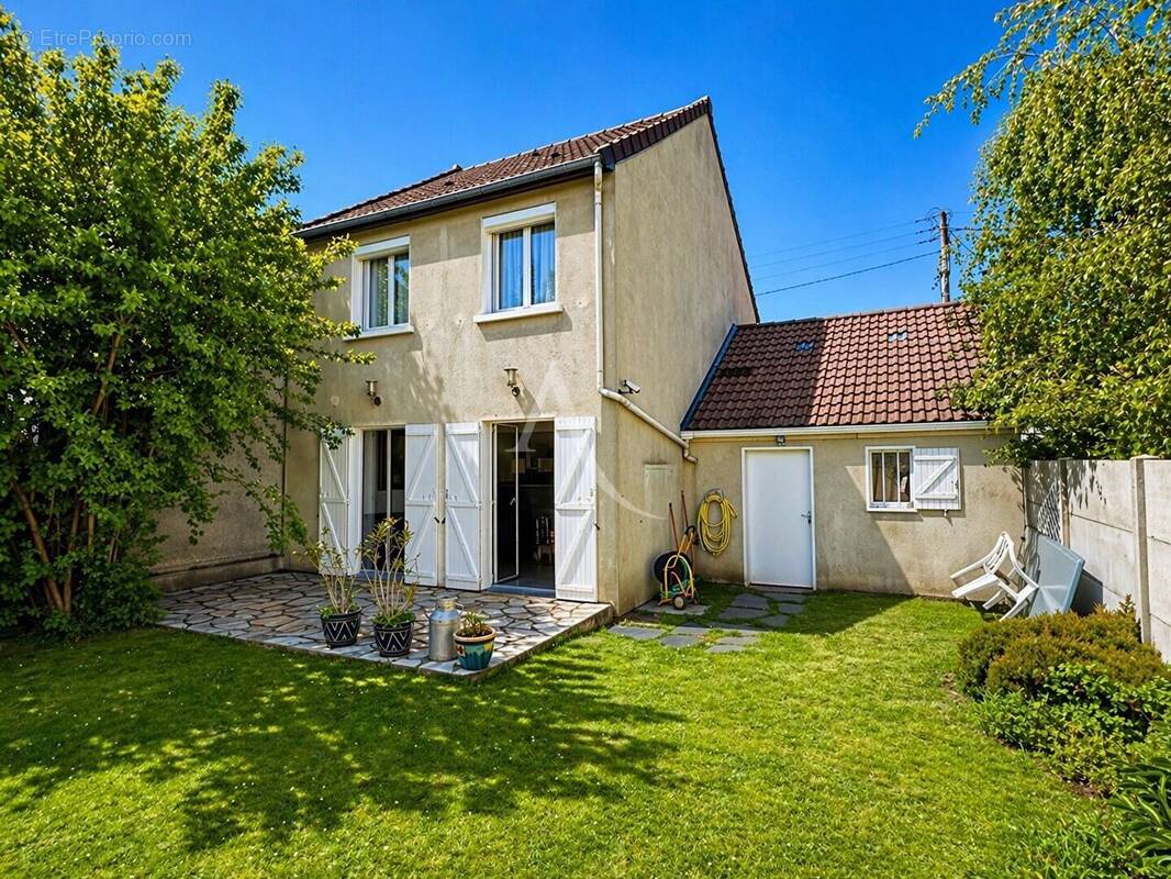 Maison à SAVIGNY-SUR-ORGE