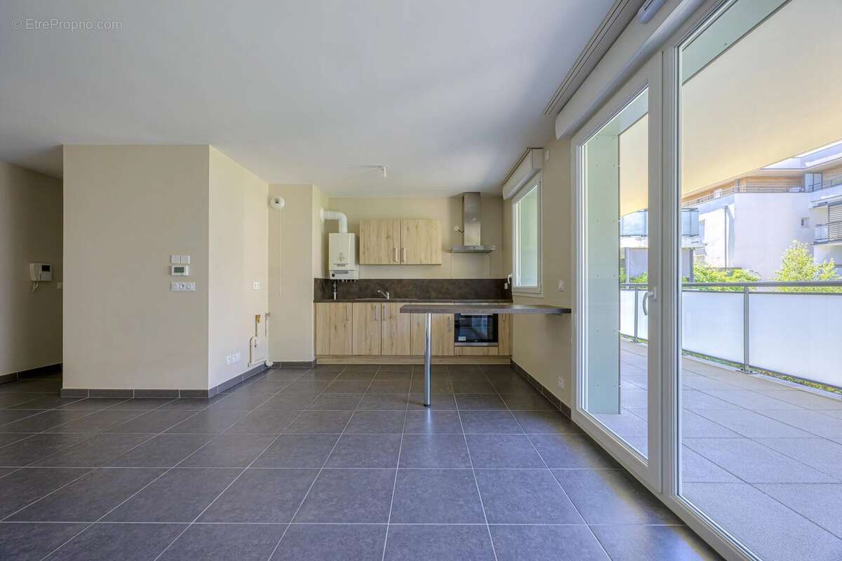 Annecy - Appartement - T3 - Balcon - Abrite - Tres - Bon - Etat - General - photo 3