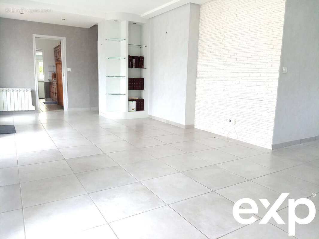 Maison à SAINT-HERBLON