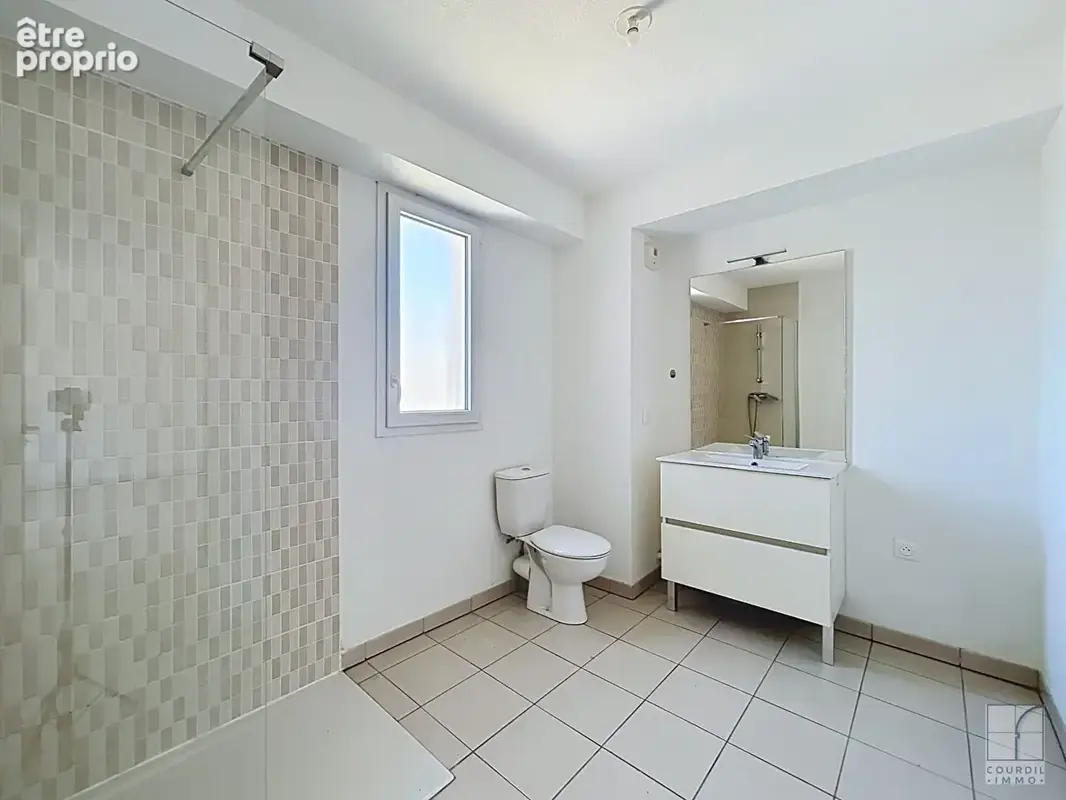NIMES  P2  41.10 m2 balcon et parking couvert - photo 5