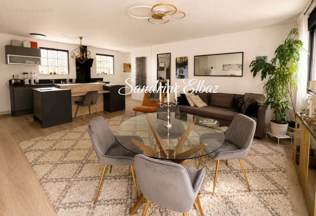 Appartement à PARIS-20E