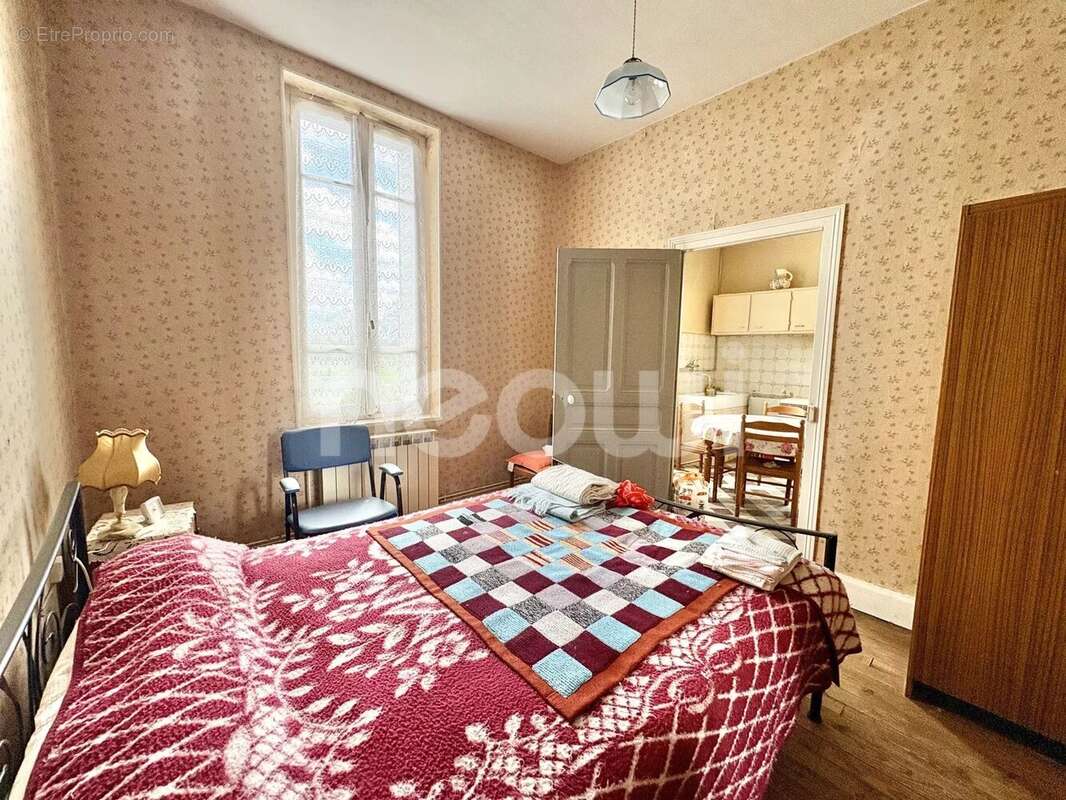 Maison à SAINT-PRIEST-BRAMEFANT