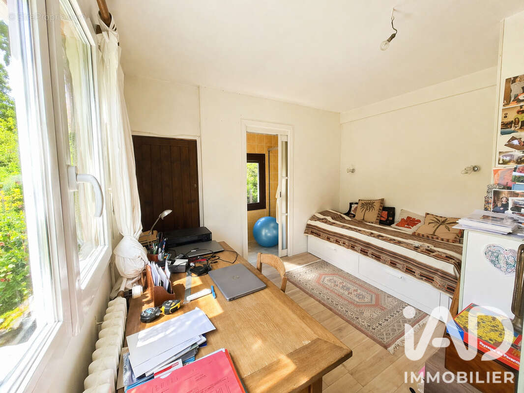 Photo 4 - Maison à BURES-SUR-YVETTE
