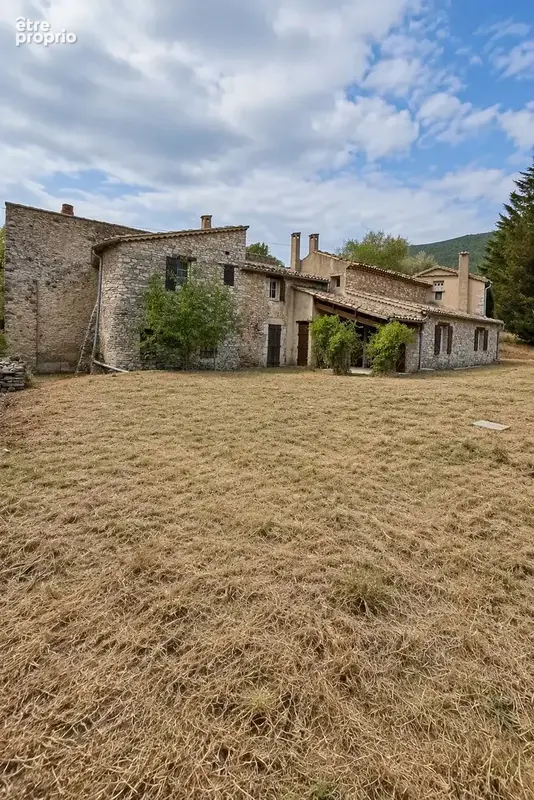 Maison de caractère avec dépendance et terrasses - photo 8