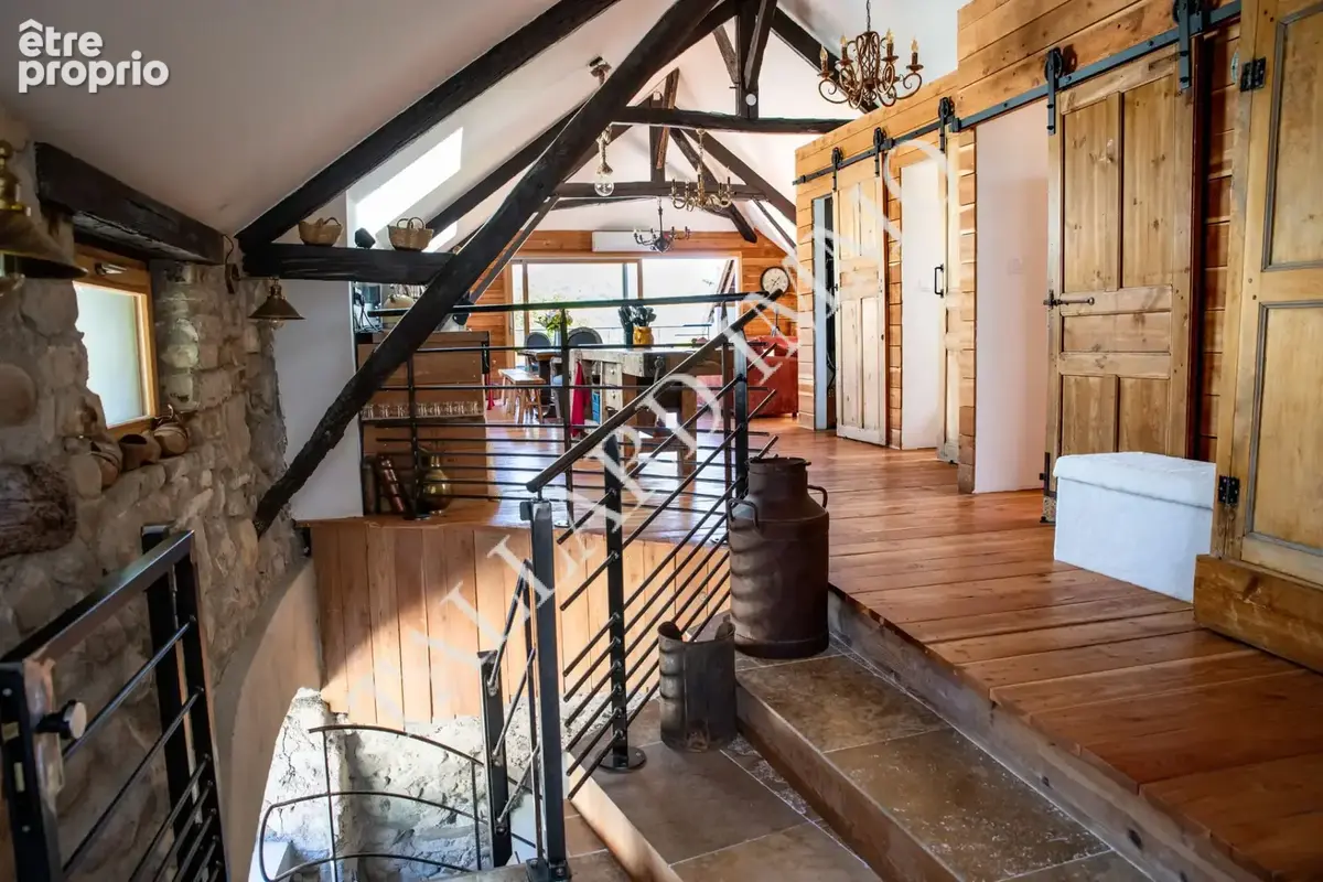 Rare ! Maison de caractère Type 6 + jardin, rénovation d'exception proche Tallard ! - photo 2