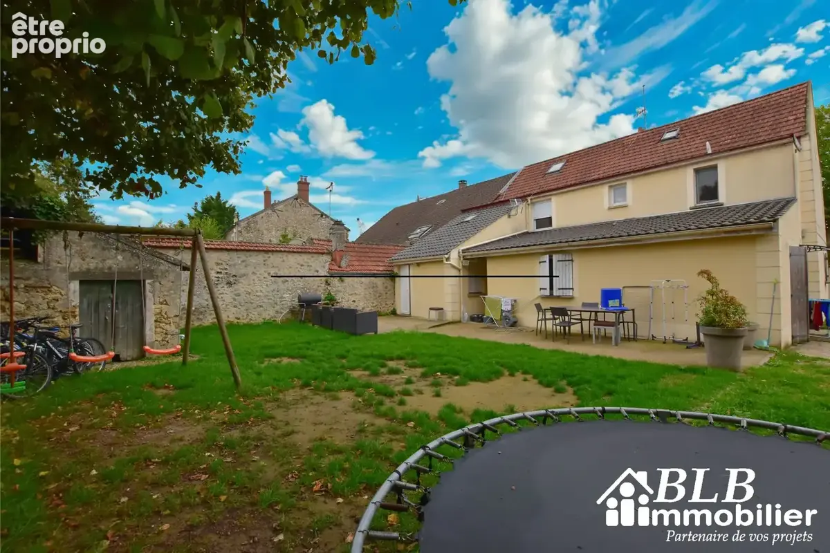 Photo Commerce à Les Essarts-Le-Roi au prix de 445 000€