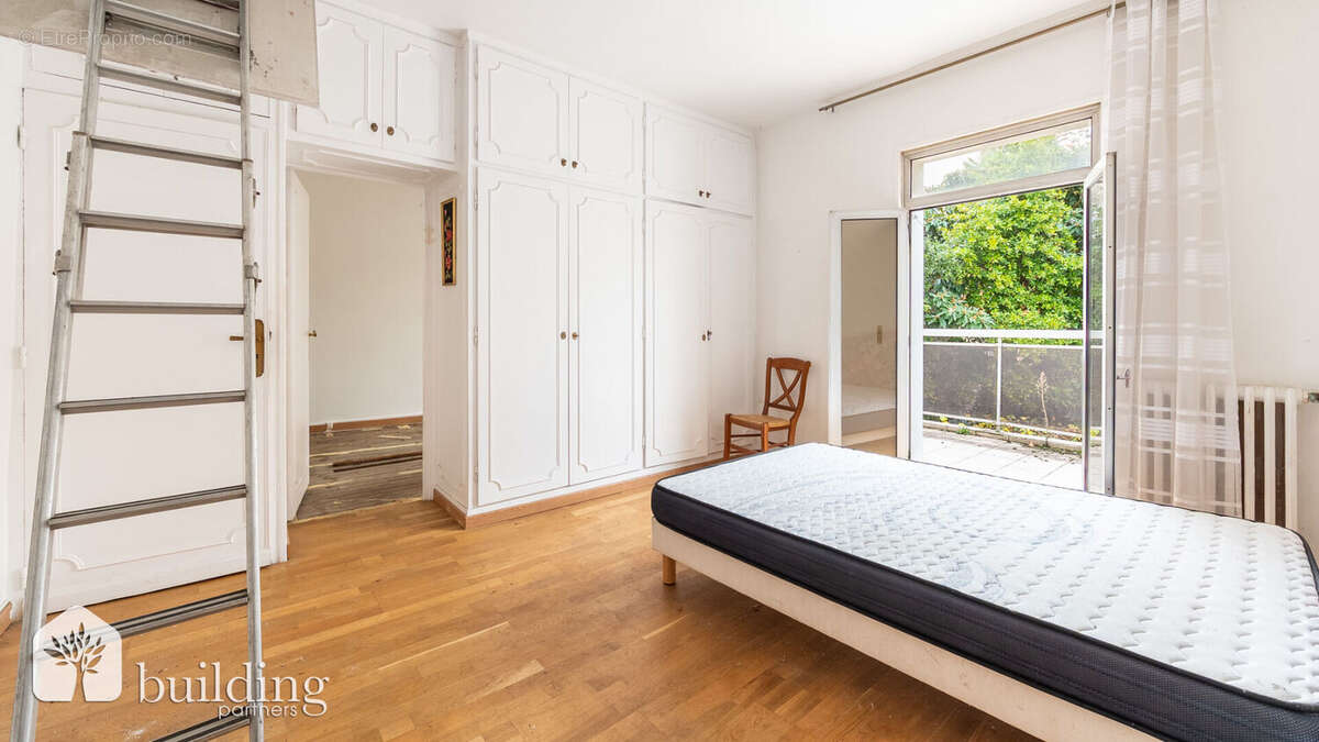 Maison à COURBEVOIE