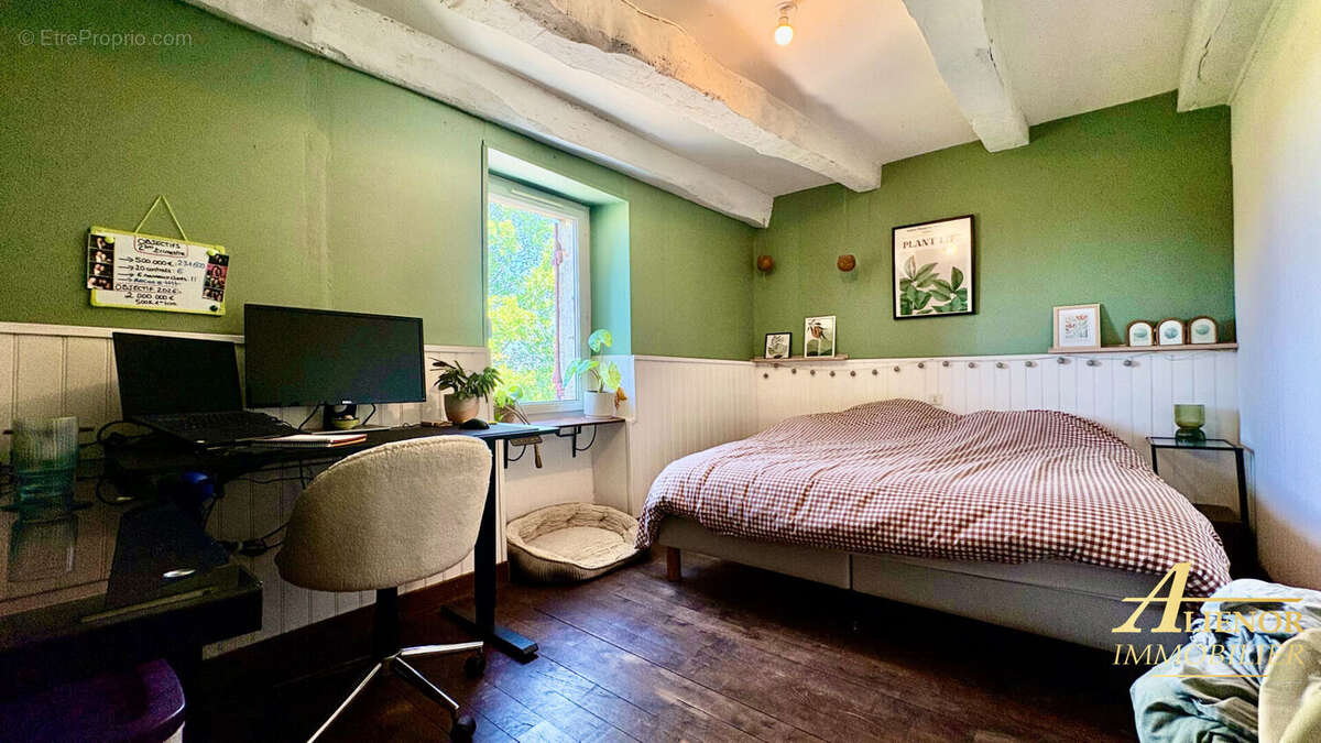 Maison de 100 m² à Montrem - photo 4