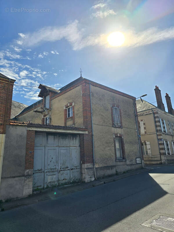 Maison à AUBIGNY-SUR-NERE
