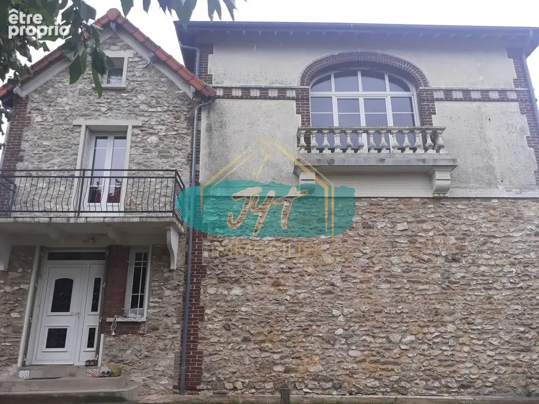 Maison à EZANVILLE