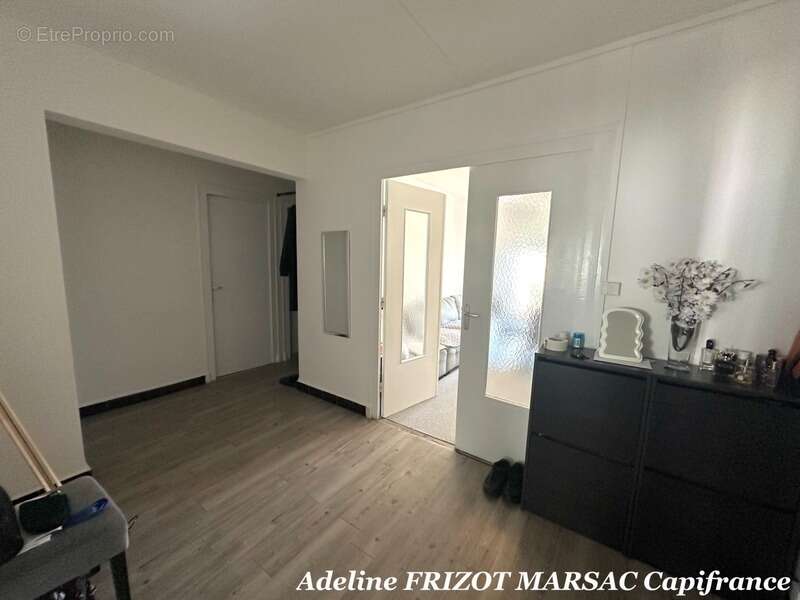 Appartement 76m2 - loue - 4 balcons - 3 chambres - lumineux - photo 4