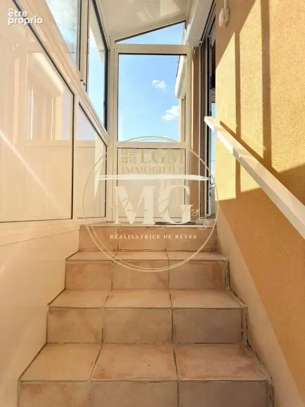 Maison - 5 pièces - 109 m² - photo 3