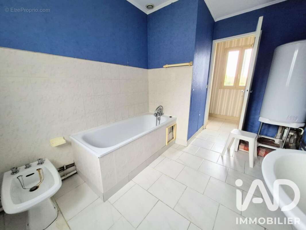 Maison 87 m² à Gizeux  - photo 9
