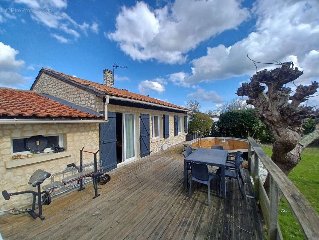 Maison à SAINT-LOUIS-DE-MONTFERRAND