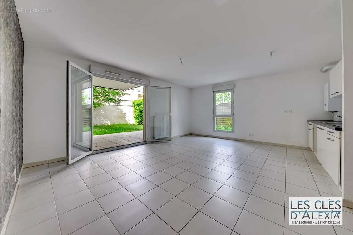 Appartement à DECINES-CHARPIEU