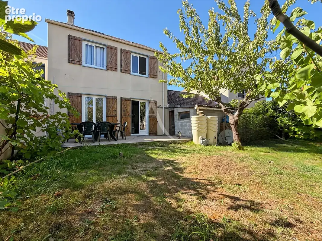 Photo Maison à Jouy-Le-Moutier au prix de 345 000€