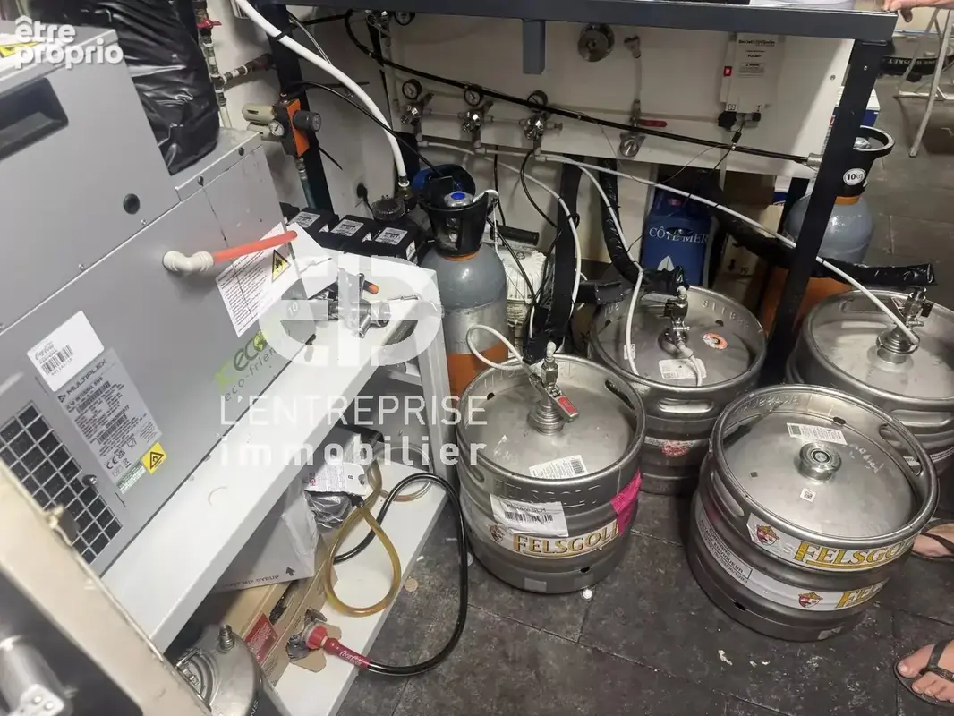 À vendre — parts de société restaurant-bar-club 144 m² — port de saint-laurent-du-var - photo 9