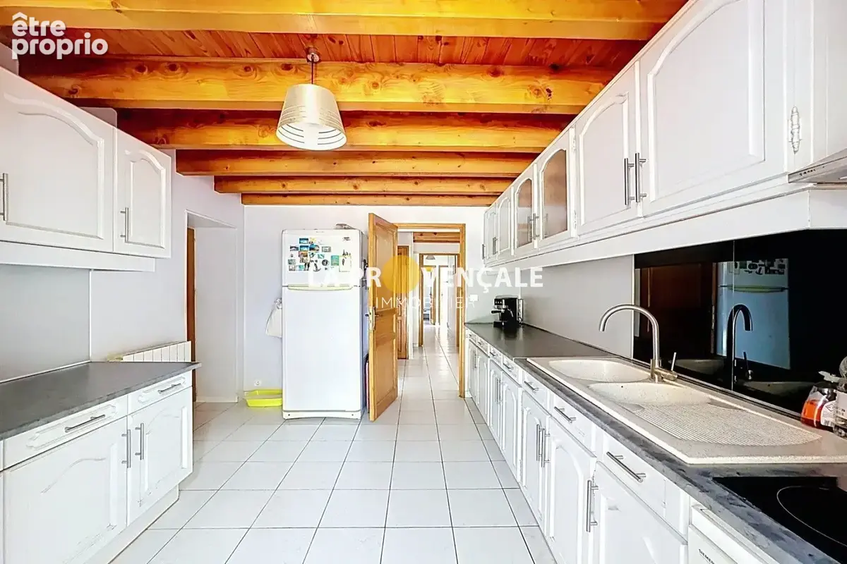 Maison 6 pièces 140 m² à vendre à Trets (13530) - photo 9
