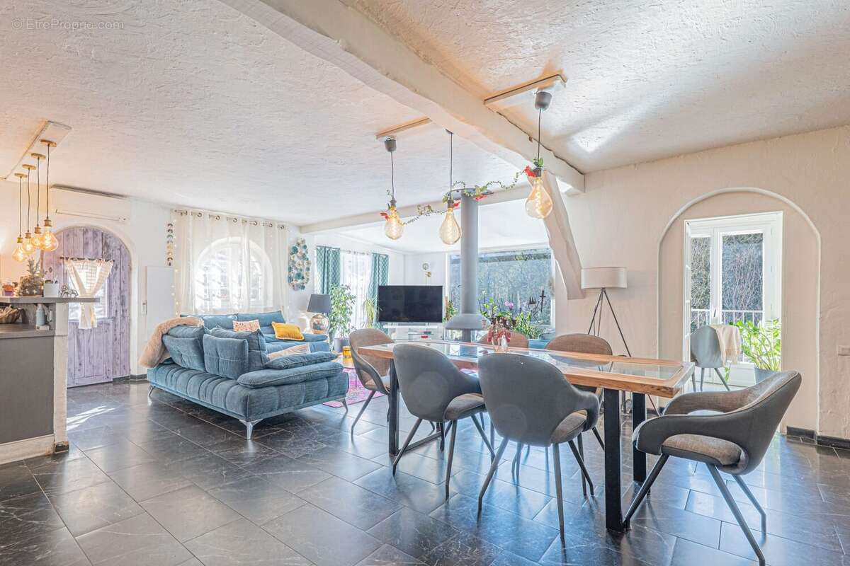 Maison à TOURRETTES-SUR-LOUP