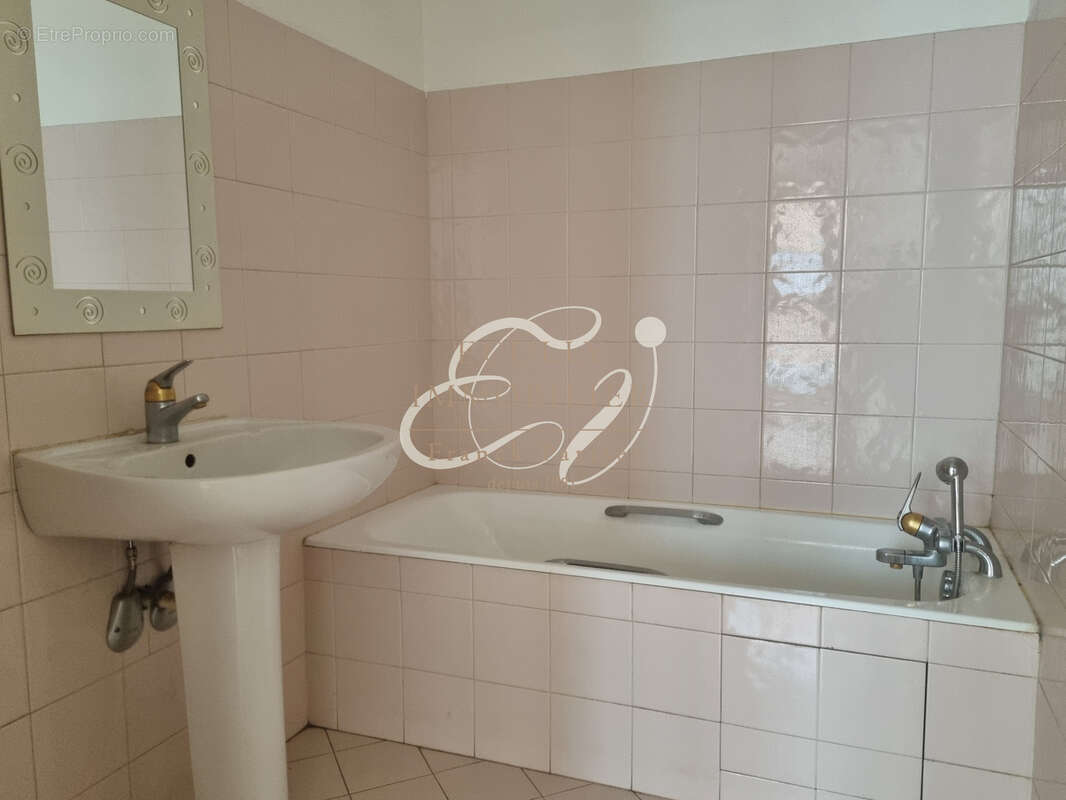 Appartement à FONTAINES-SUR-SAONE