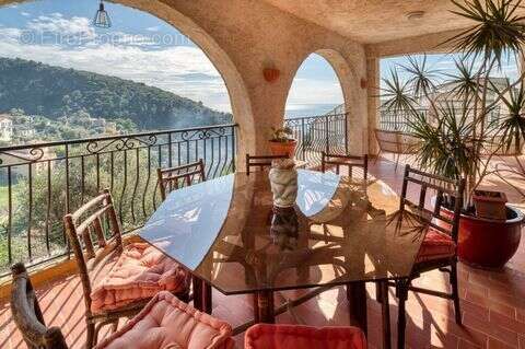Maison à EZE