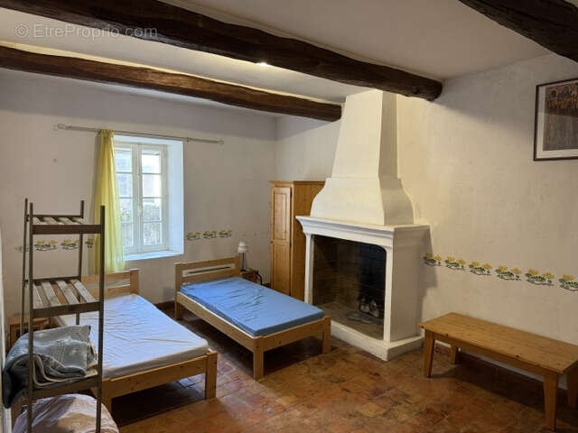 Maison à LA ROQUE-D'ANTHERON