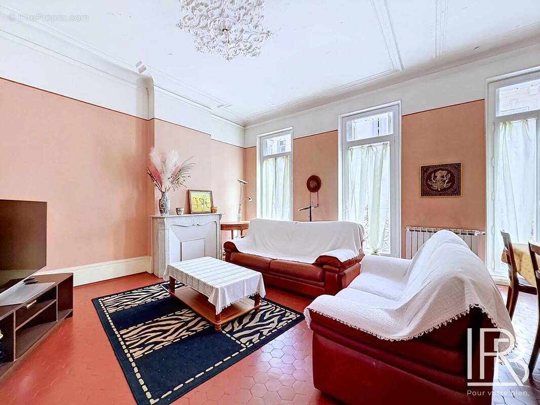 Appartement à MARSEILLE-1E