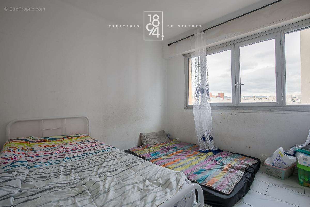 Appartement à MARSEILLE-3E