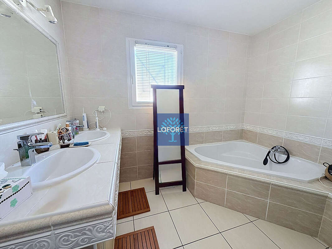 Maison Martignas Sur Jalle 5 pièces 150 m² - photo 7