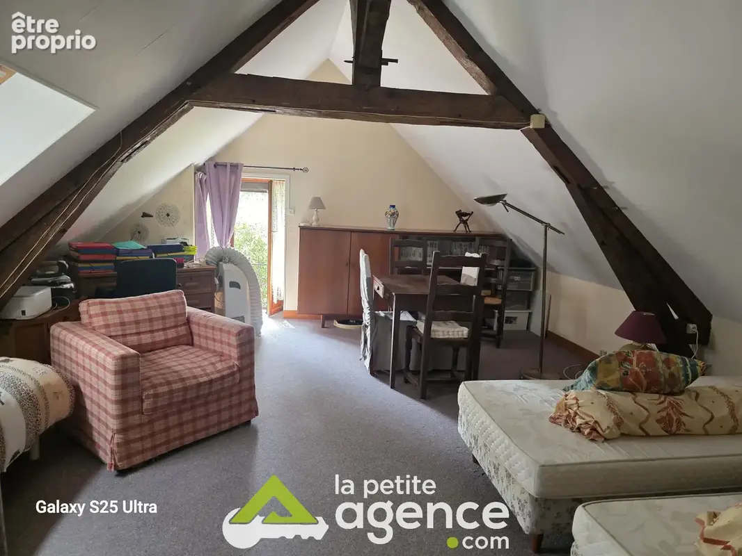 MEILLANT : Belle maison T4 édifiée sur 4129m2 de terrain clôturé et arboré avec deux garages - photo 10