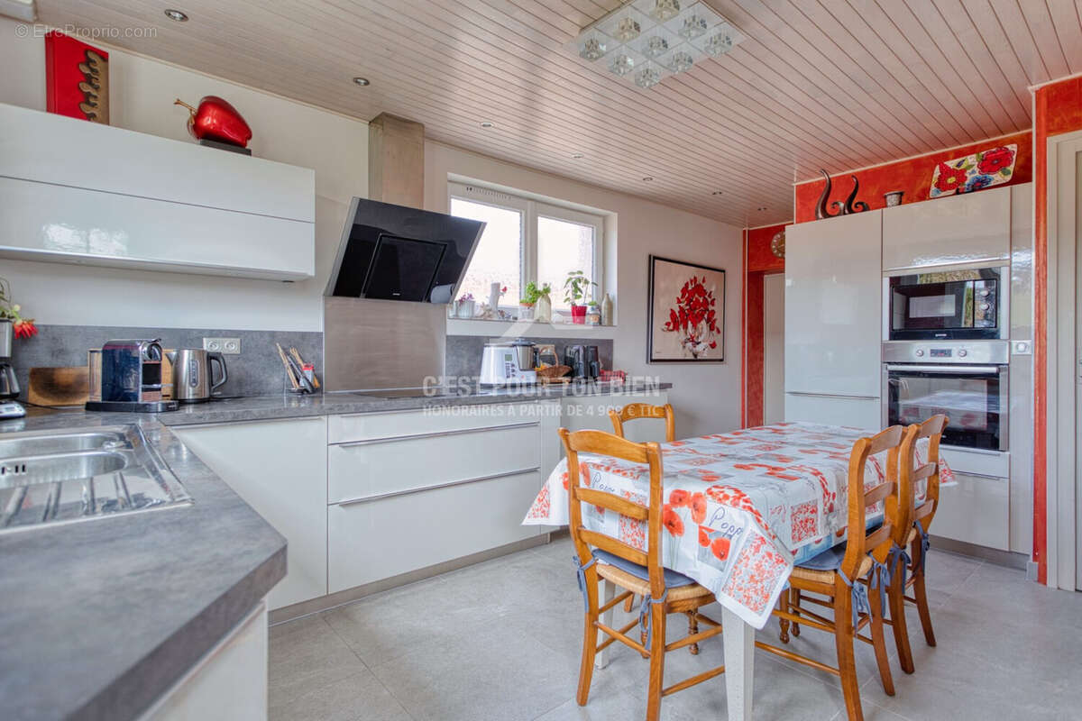 Maison à PAS-EN-ARTOIS