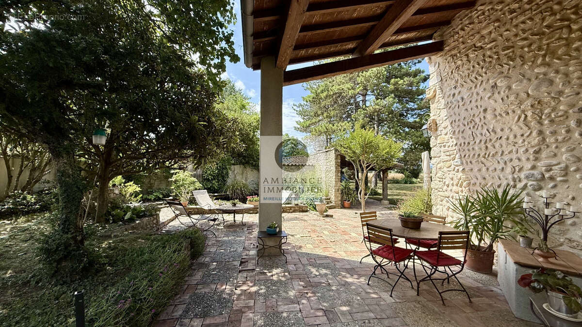 Maison à ETOILE-SUR-RHONE