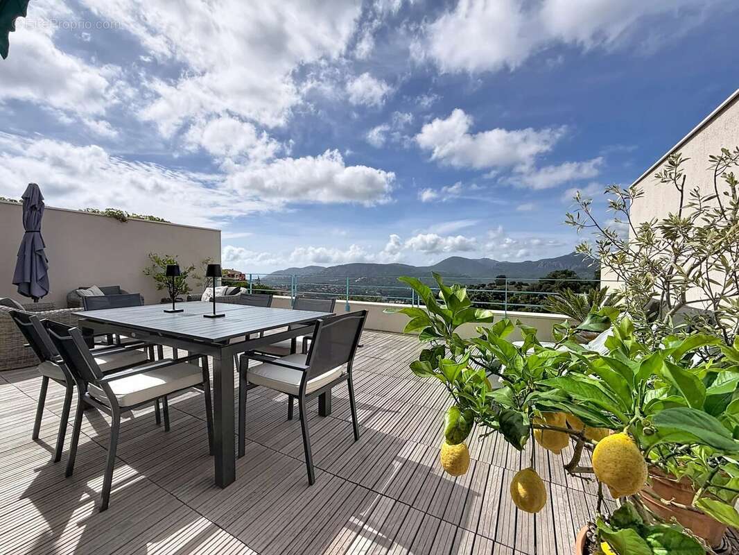 Appartement à MANDELIEU-LA-NAPOULE